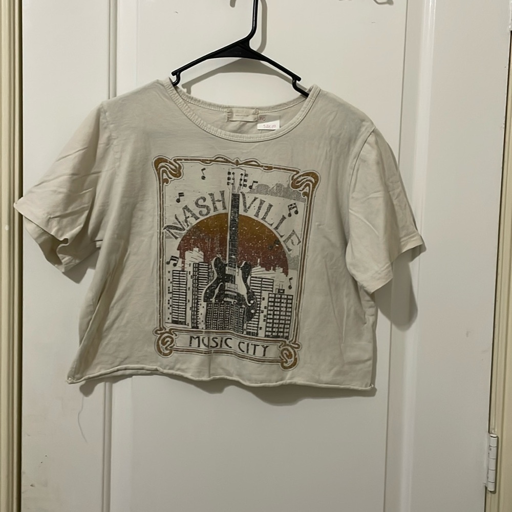 Crop top size medium Nashville, music city emblem on the front